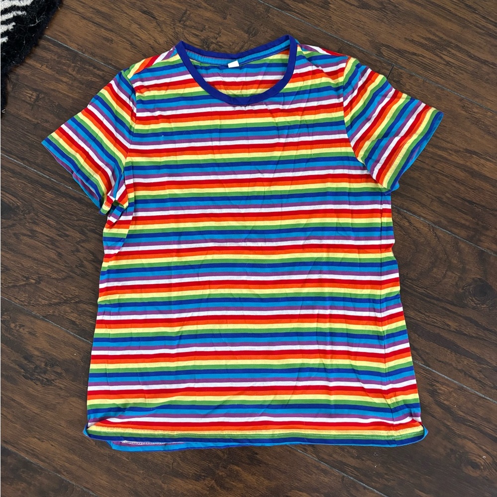 💛3/$15💛 Rainbow T shirt